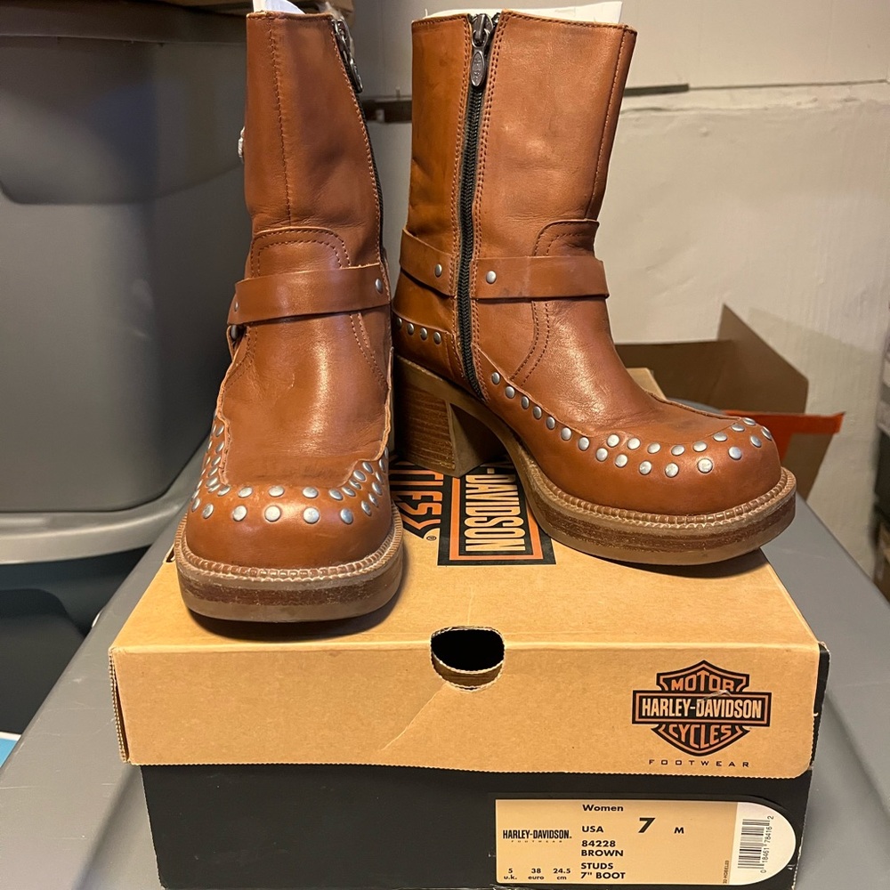 Harley-Davidson Leather Brown with Silver Studs Moto Boots in EUC size 7M